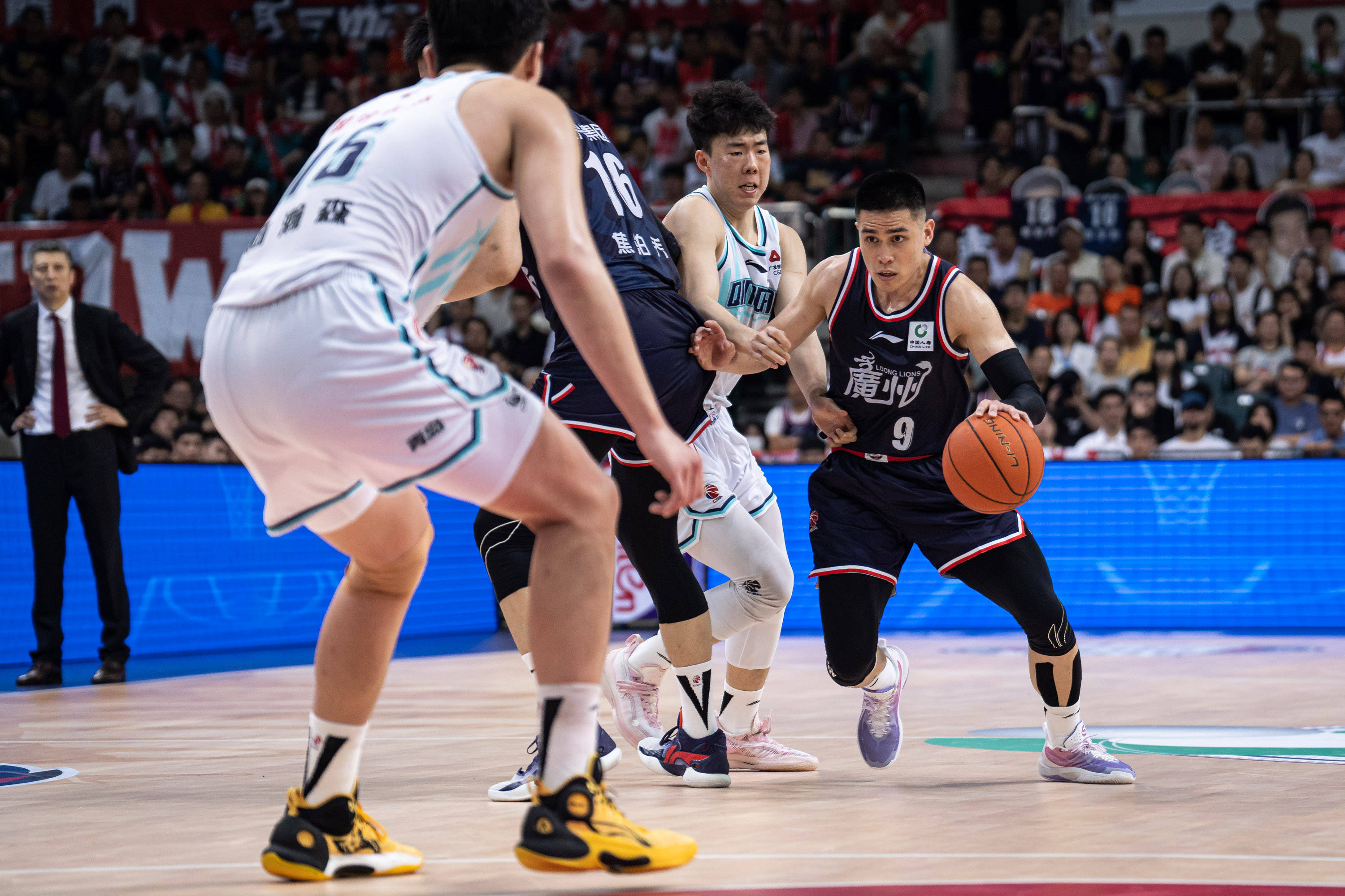 托雷斯在他 托雷斯在他